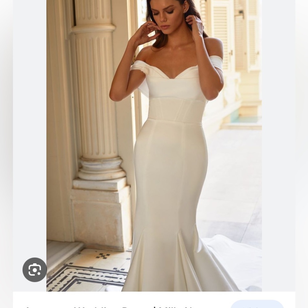 Milla Nova Anette wedding dress- worn for my wedding for 2 hours.